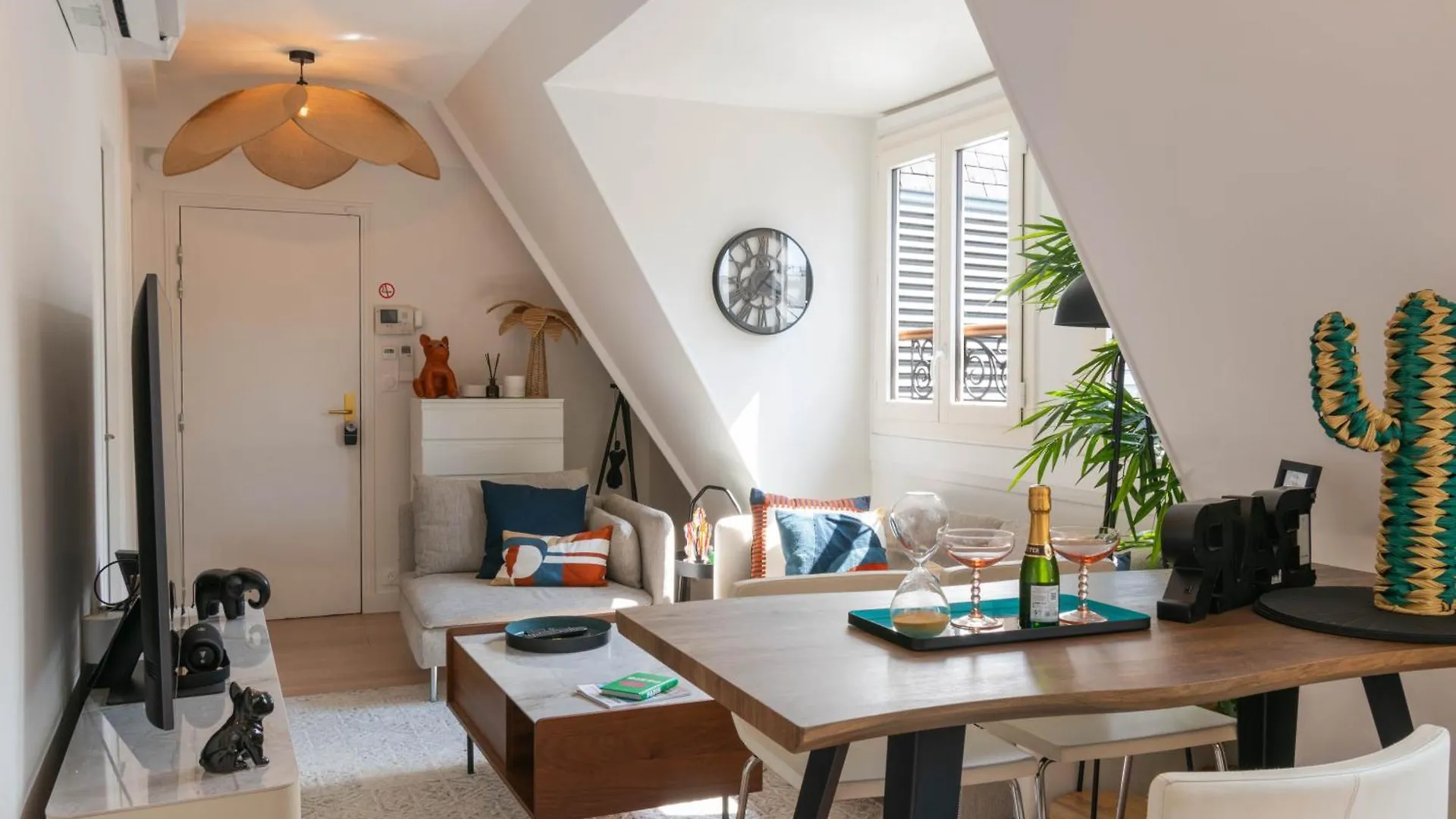 1 Min Walk From Opera - Ac - Authentic Parisian Experience ! Apartment Paris