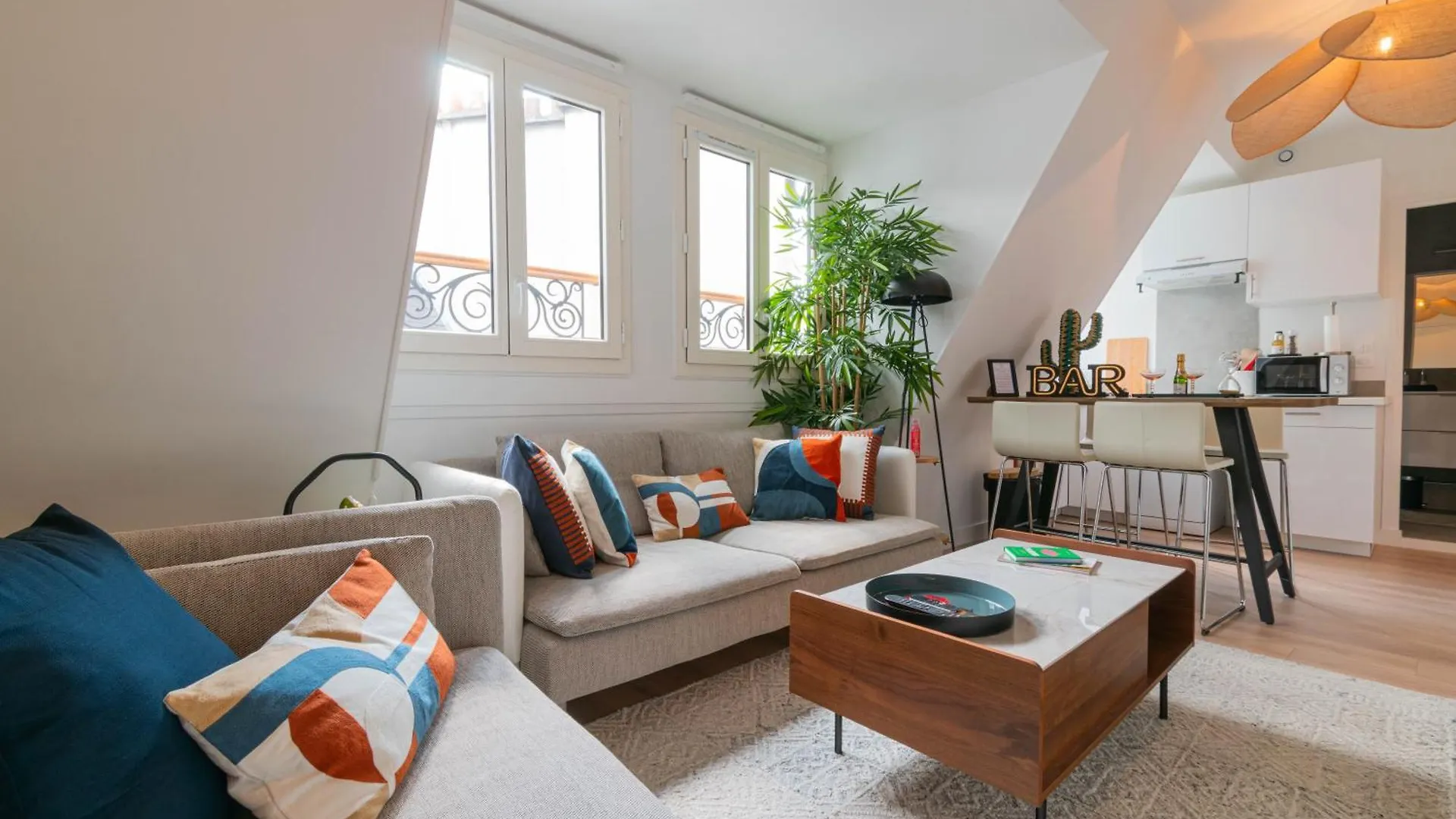 1 Min Walk From Opera - Ac - Authentic Parisian Experience ! Apartment  Paris