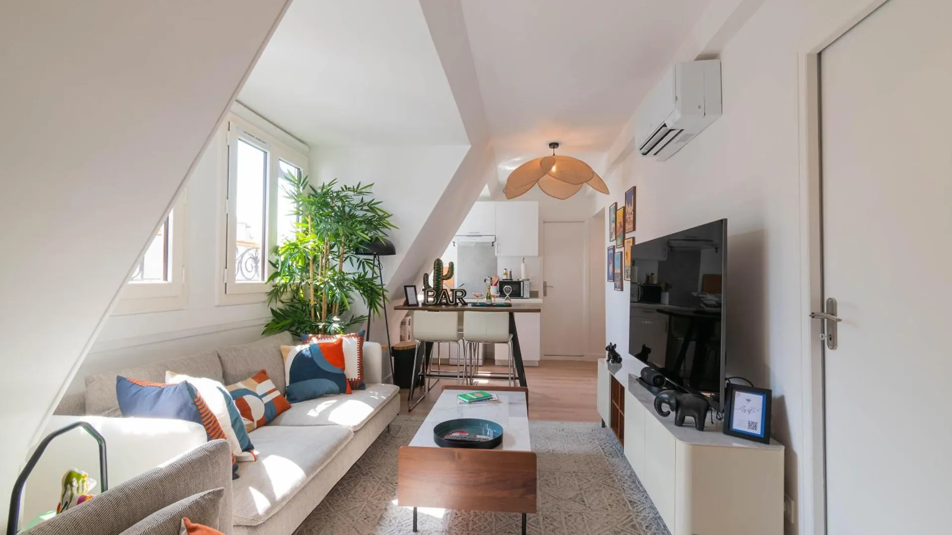 1 Min Walk From Opera - Ac - Authentic Parisian Experience ! Apartment